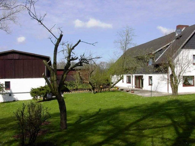 Ansicht Geb�ude Owschlag Einfamilienhaus VERKAUFT! SEHR GEPFLEGTER RESTHOF in Alleinlage
