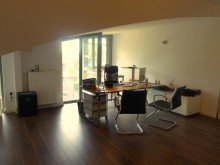 B�roraum unten ***VERMIETET*** HH-POPPENB�TTEL - B�ro-/Praxisr�ume in modernem Gesch�ftshaus
