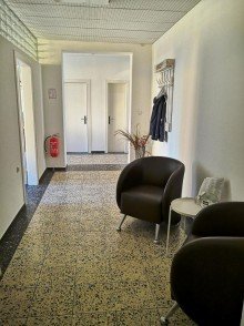 Wartebereich ***VERMIETET*** HH-RAHLSTEDT - helle B�RO-/PRAXISR�UME im EG/HOCHPARTERRE