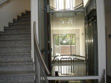 gl�serner Lift ***VERMIETET*** HH-POPPENB�TTEL - B�ro-/Praxisr�ume in modernem Gesch�ftshaus