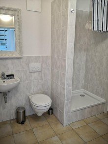 WC/Dusche ***VERMIETET*** HH-POPPENB�TTEL - helle B�ro-/Praxisr�ume �ber 2 Ebenen mit Dusche