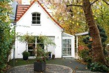 Remise seitlich ***VERKAUFT*** REPR�SENTATIVE LAGE Am Botanischen Garten in BERLIN-DAHLEM - BELETAGE mit REMISE